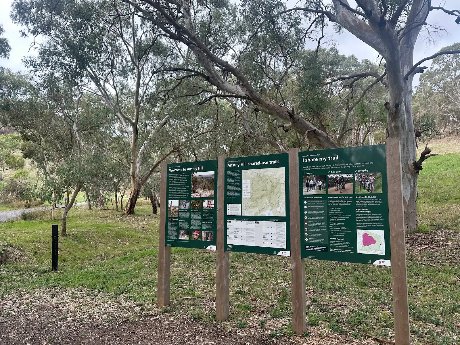 Anstey Hill Boundary Walk
