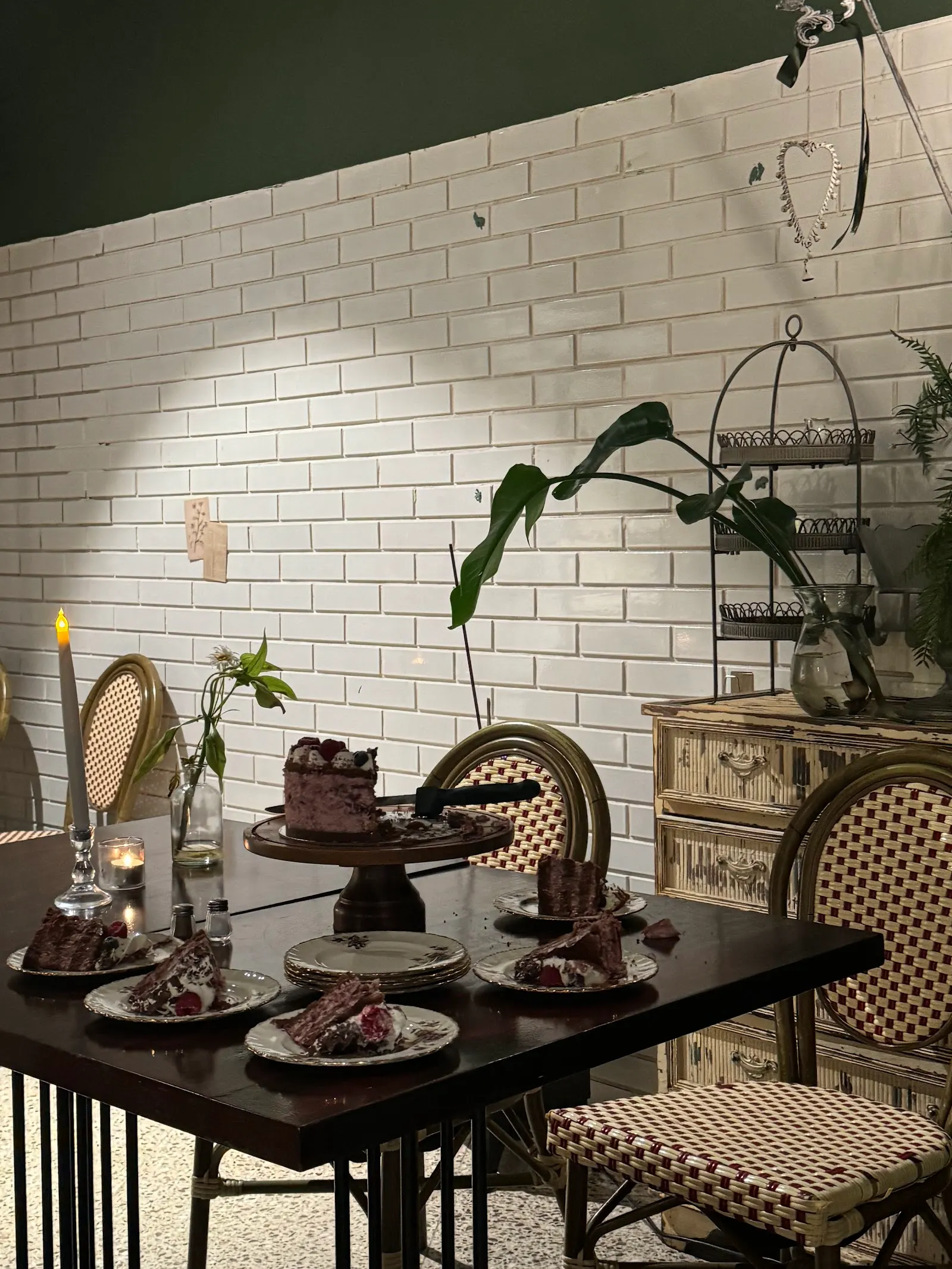 Ampersand Cafe