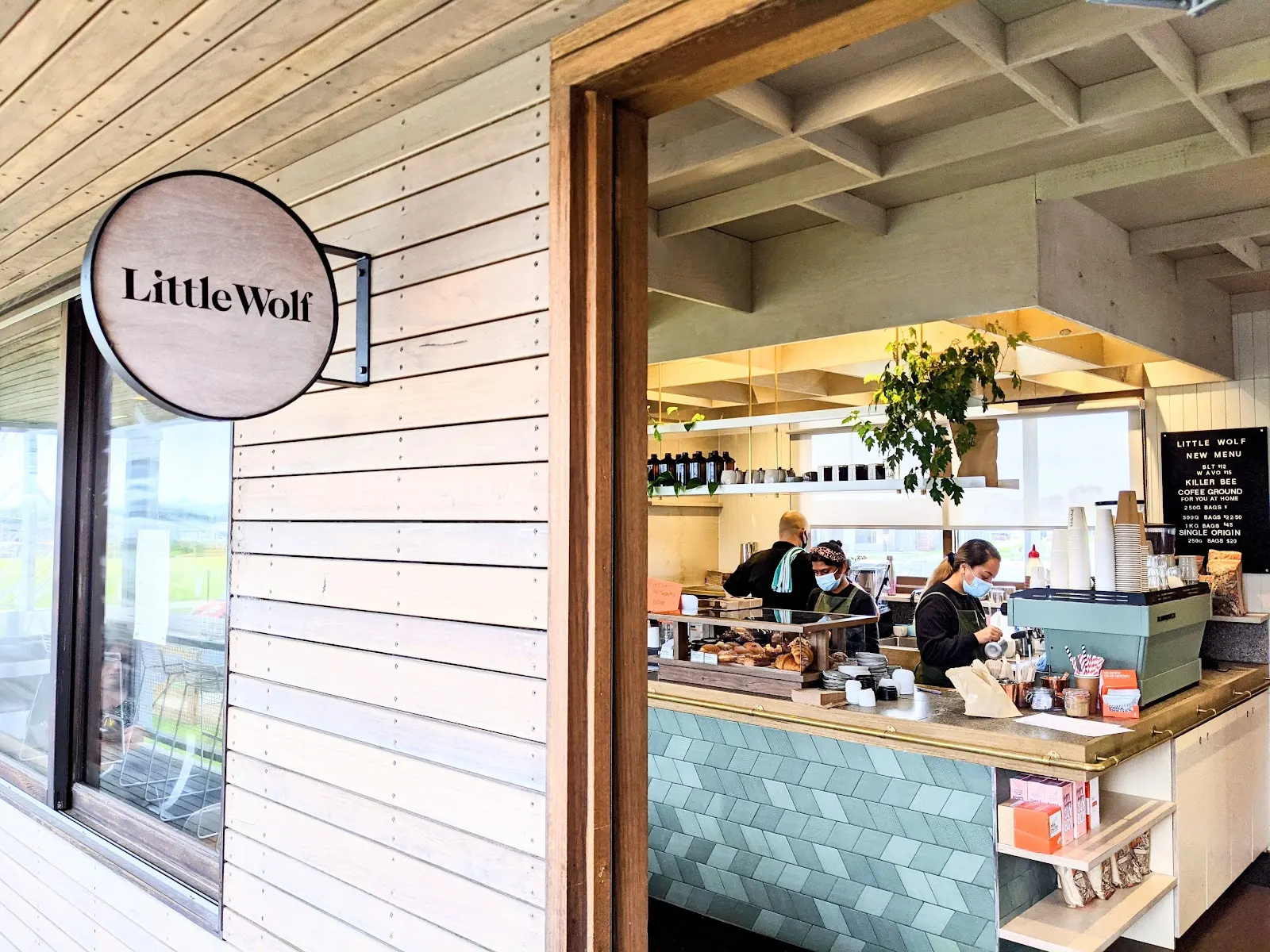Little Wolf Cafe
