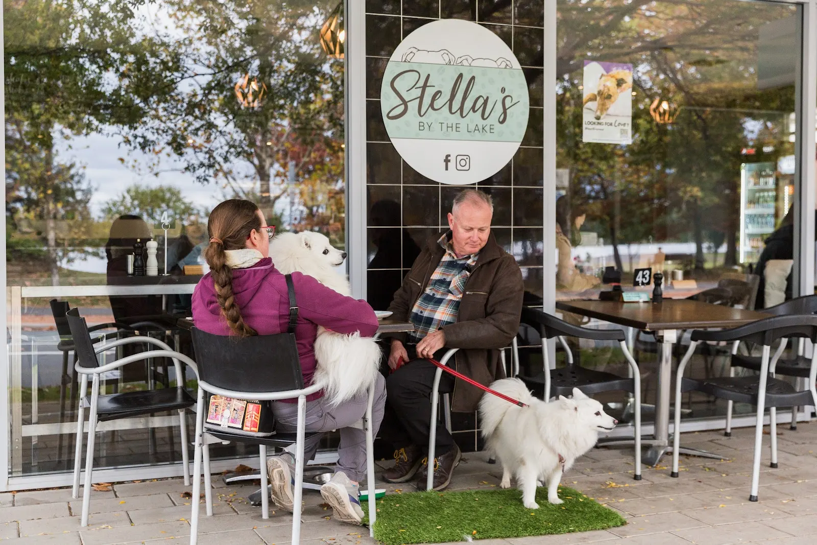 Stella's By The Lake