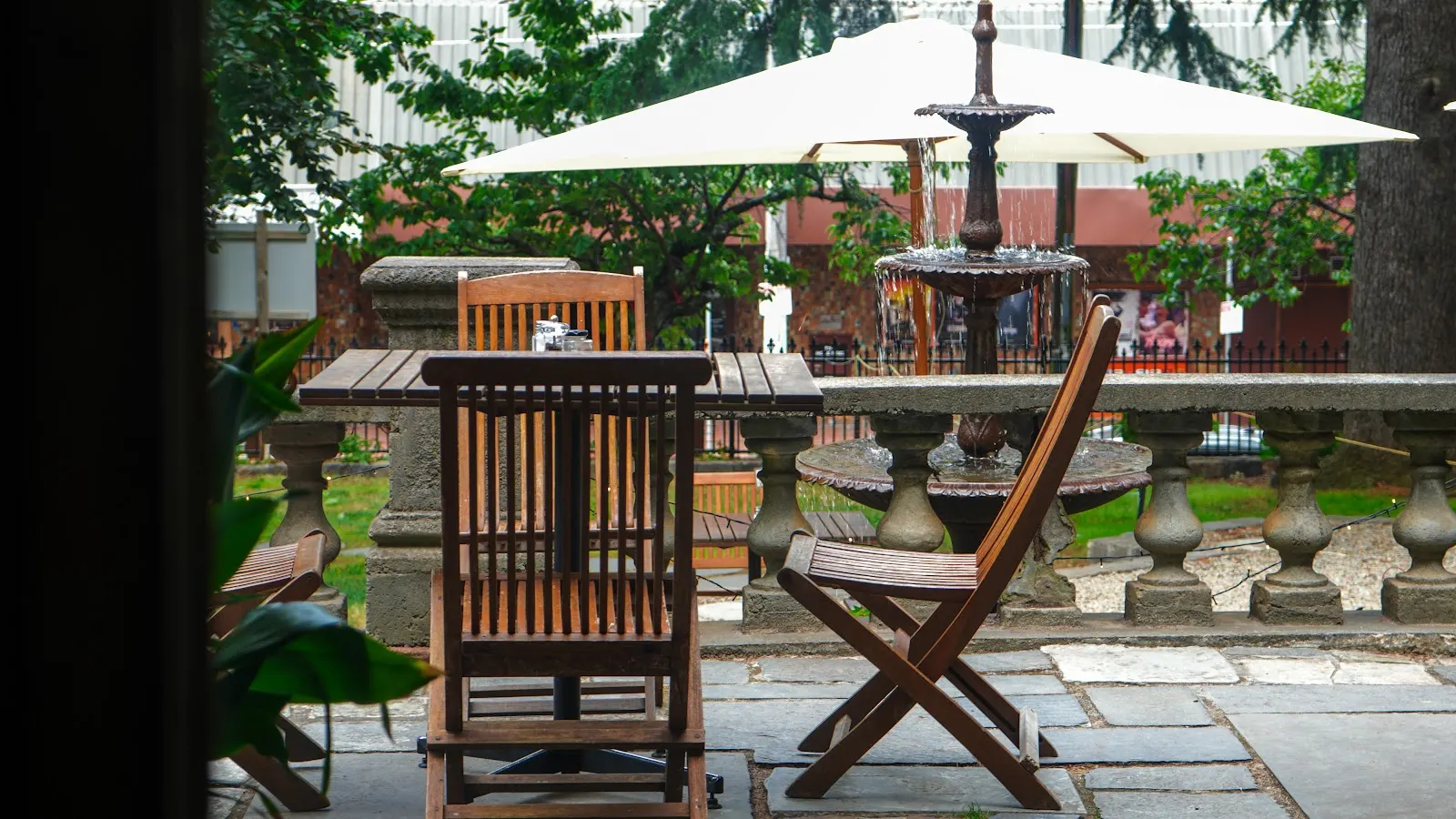 Earthly Pleasures Cafe