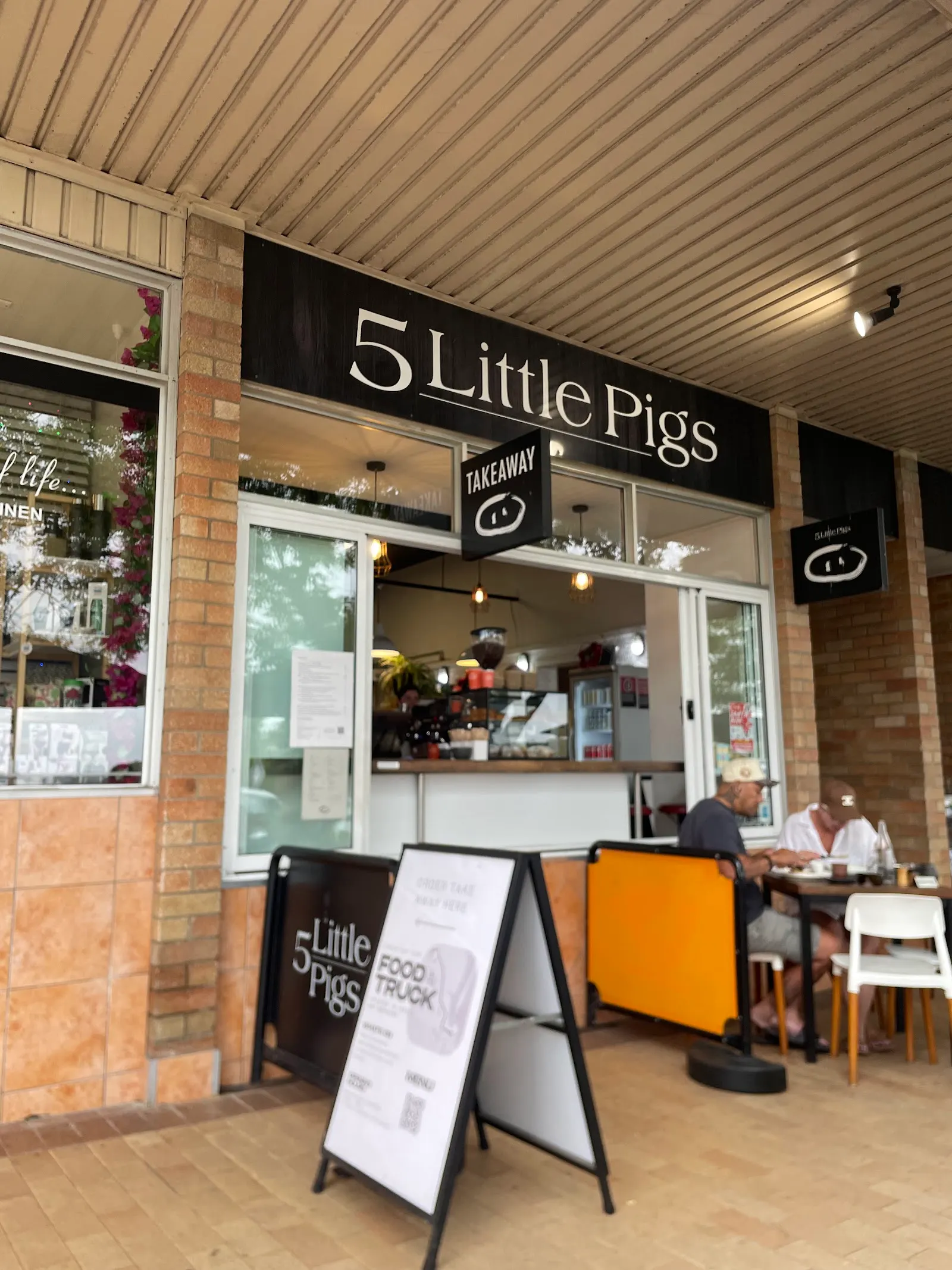 5 Little Pigs