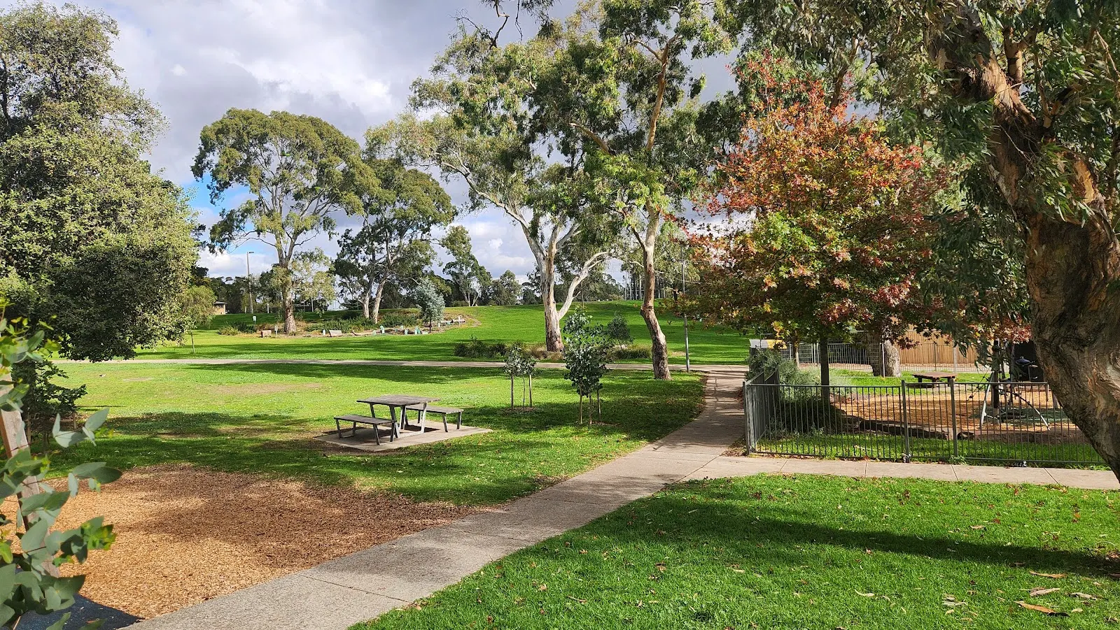 Edwardes Lake Park Dog Off-Lead Area dog park