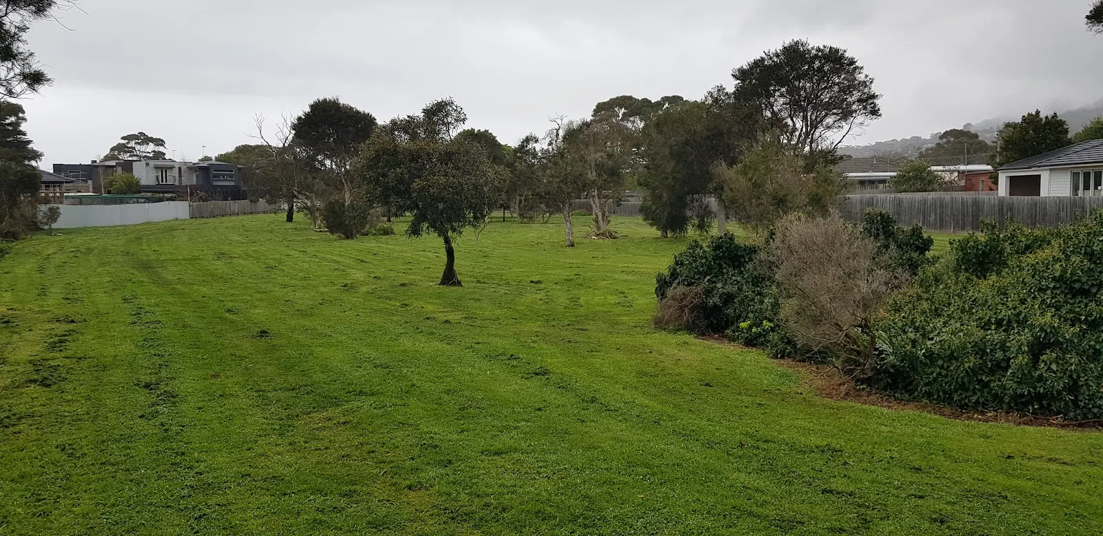 Woodvale Reserve Fenced Off Leash Dog Park dog park