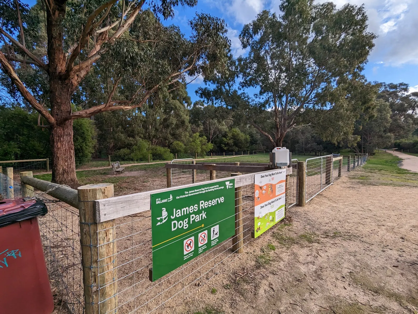 Buninyong Fenced Dog Park (James Reserve) dog park