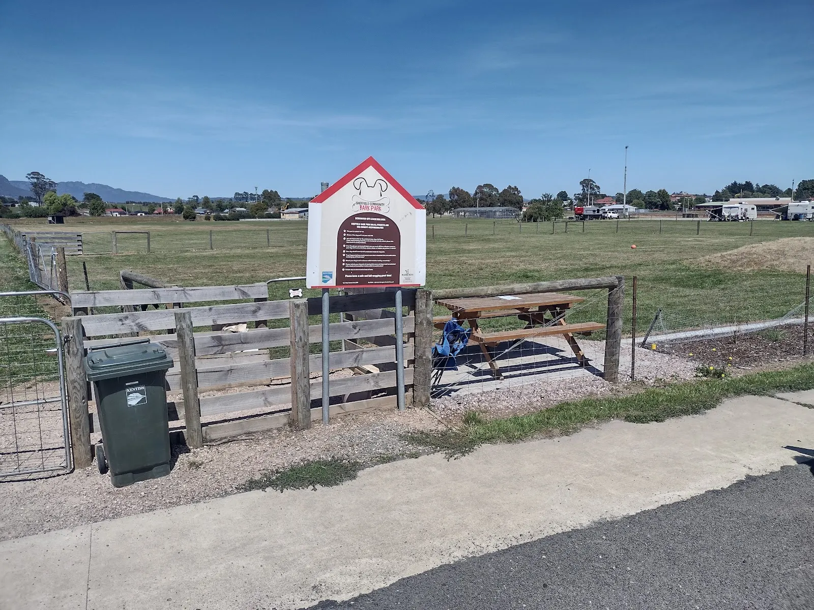 Sheffield Recreation Reserve Fenced Dog Park dog park