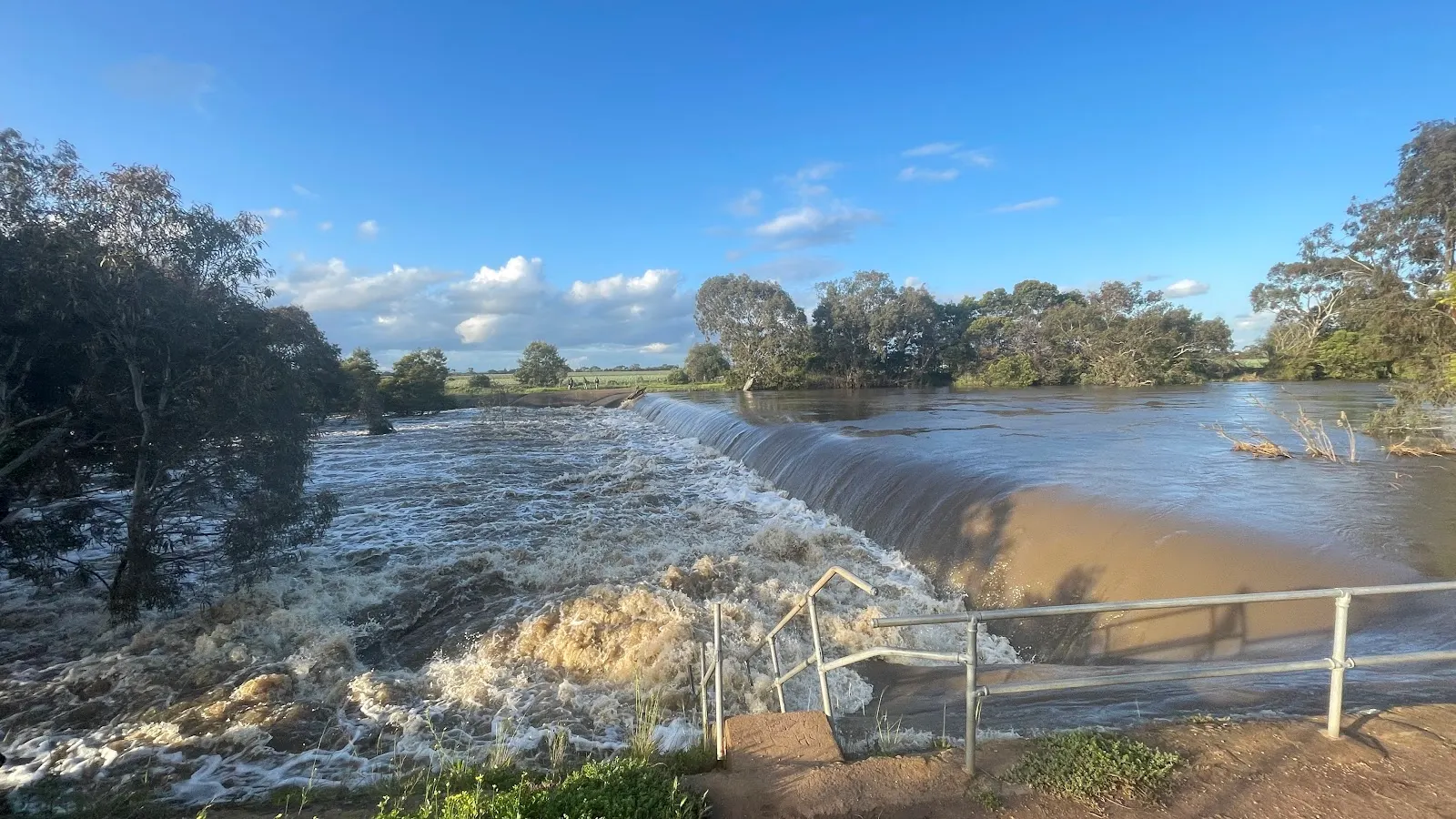 Diversion Weir Dog Off Leash Area dog park