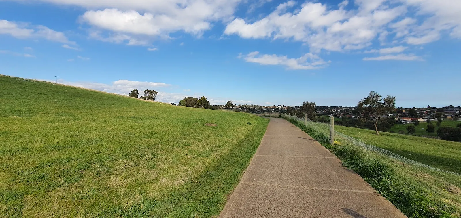 Broadmeadows Valley Park (Barry Road) Dog Off Leash Area dog park