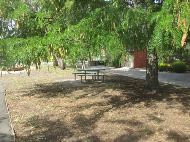 Henderson Park Dog Off Leash Area dog park